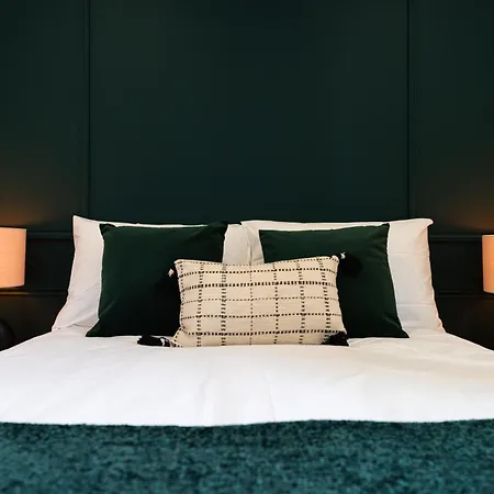 L'elegant, Au Coeur De La *