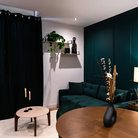 L'elegant, Au Coeur De La *