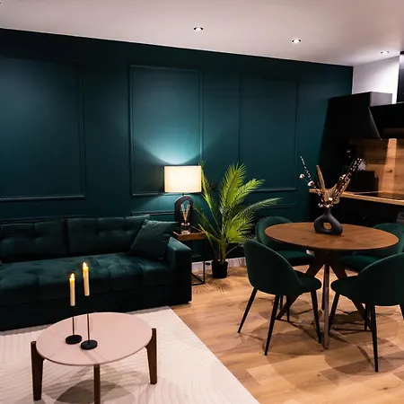 L'elegant, Au Coeur De La