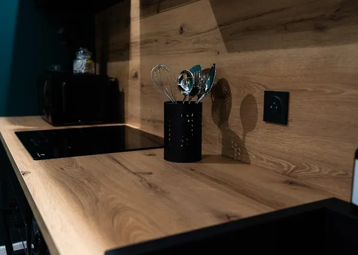 L'elegant, Au Coeur De La Saumur