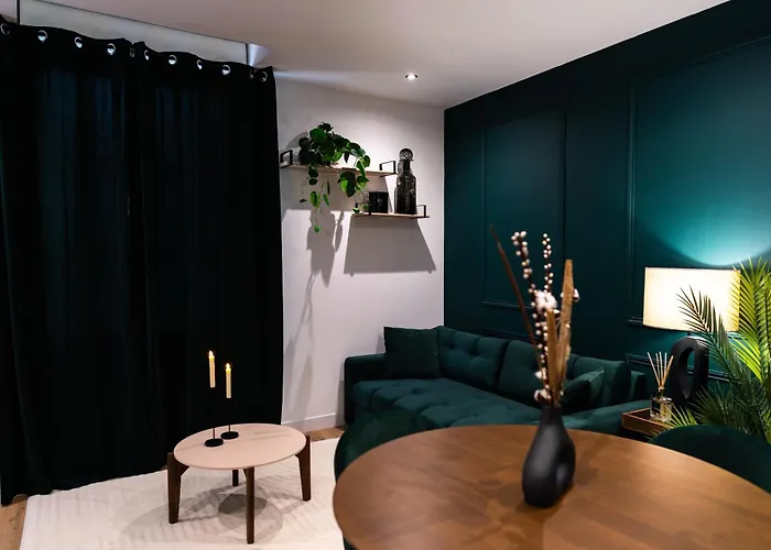 L'elegant, Au Coeur De La *